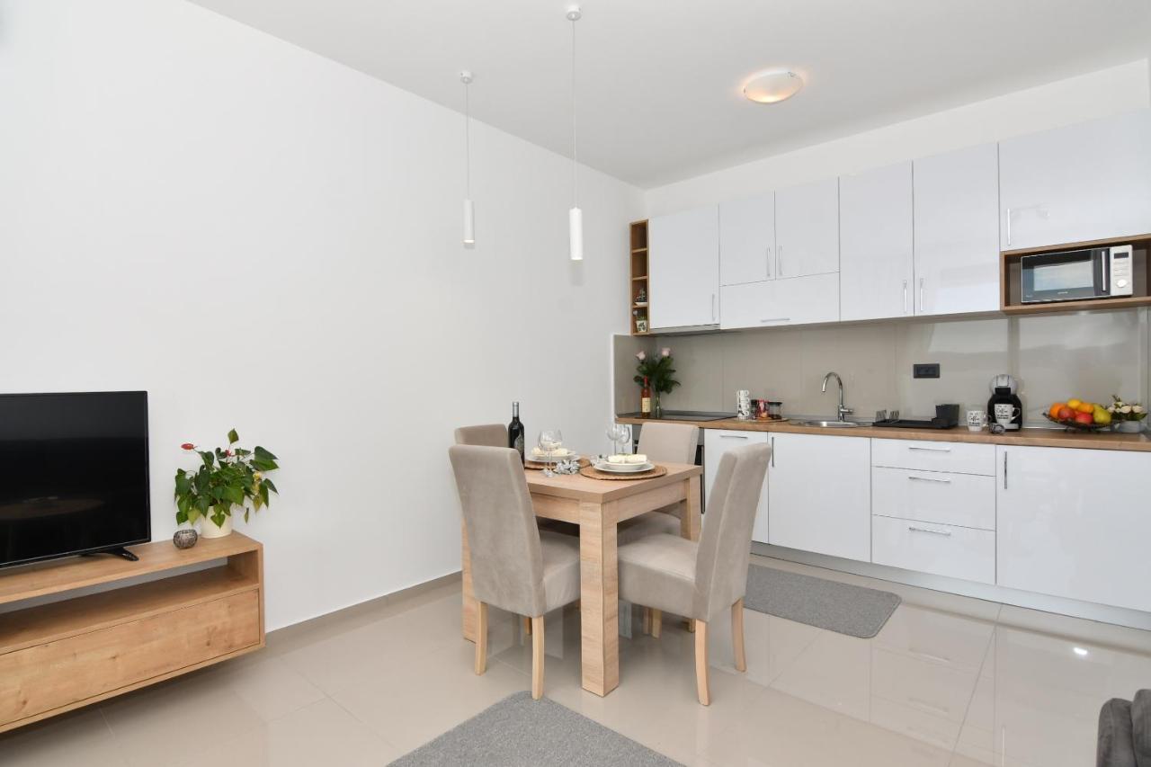 Apartmani Porat Іхало Екстер'єр фото